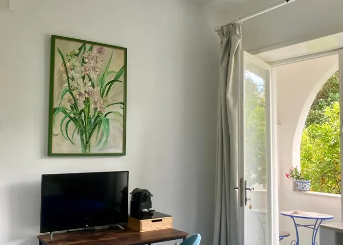 Πανσιόν Striano Boutique 4*