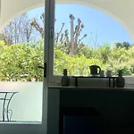 Striano Boutique בית הארחה