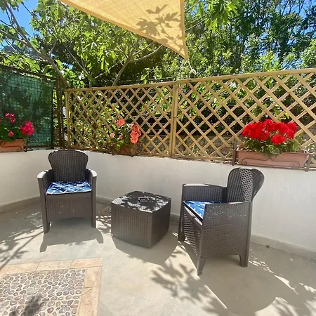 Konukevi Striano Boutique Capri