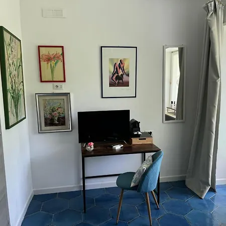 Striano Boutique Capri